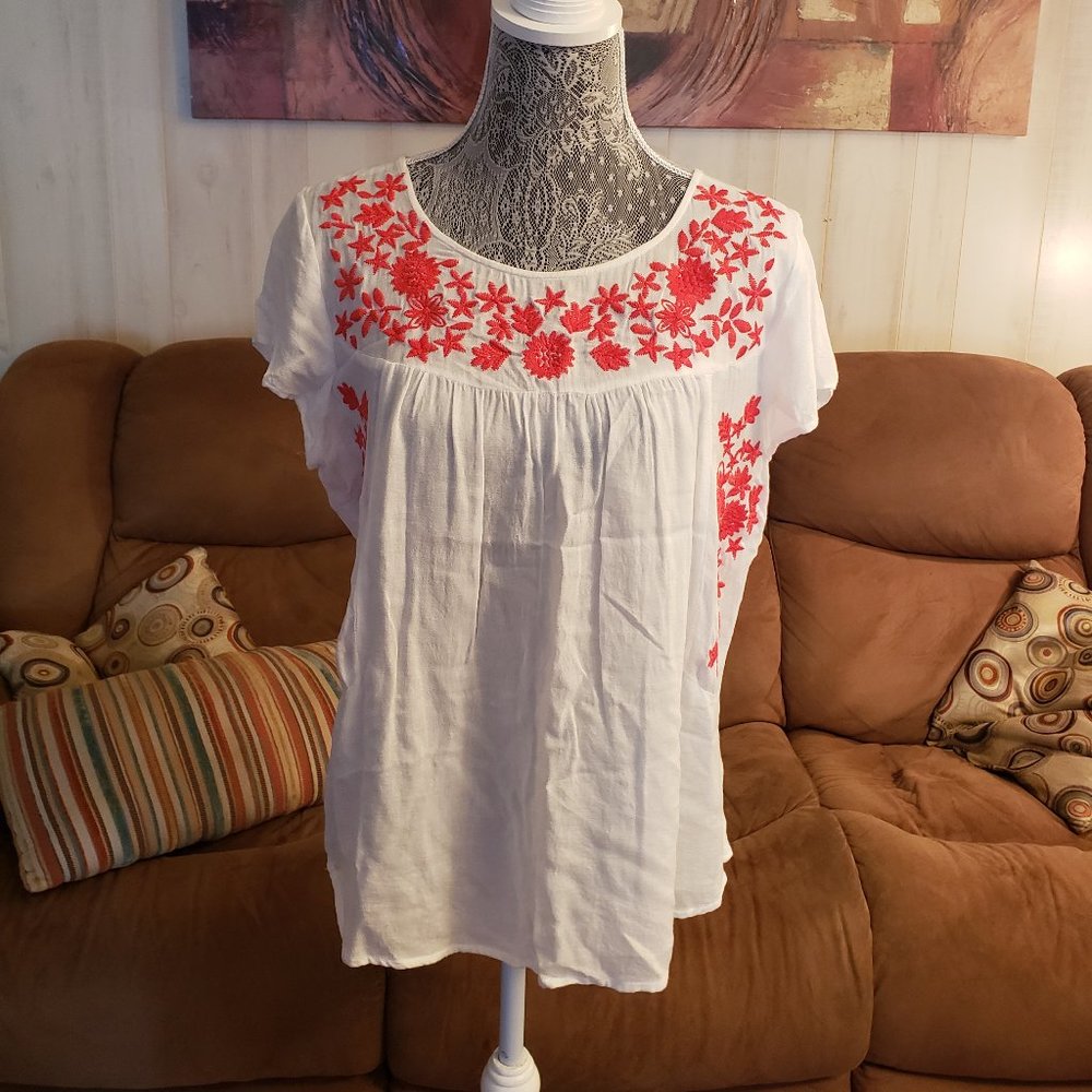 blouse with flower embroidery